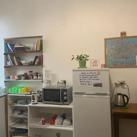 Archie's House Hostal