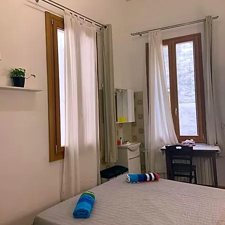 Archie's House Hostel *