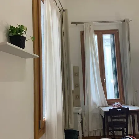 Vandrarhem Archie's House Venedig